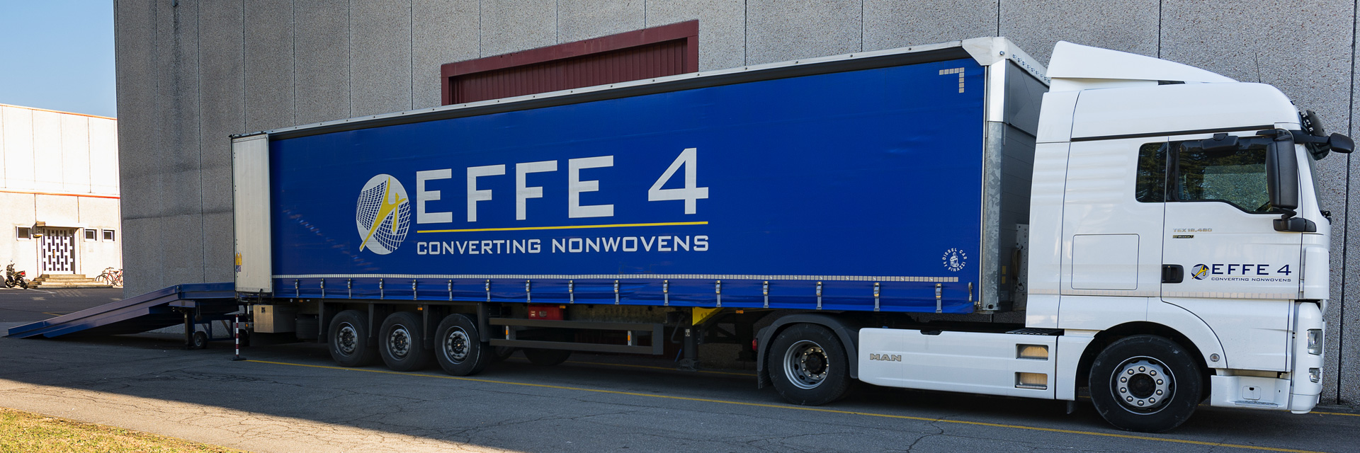 Delivery service of nonwovens